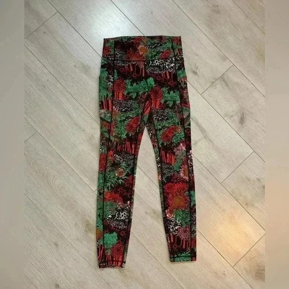 Lululemon Women’s time to sweat zen garden mutual leggings tights  floral - Picture 2 of 6